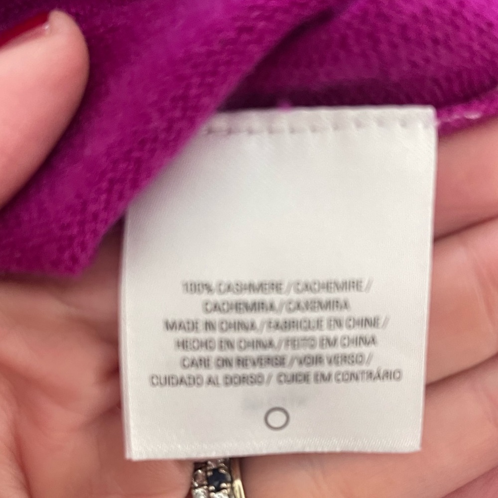 Elie Tahari 100% Cashmere Cowl Neck Sweater Ruching on Side Magenta Size Small - Picture 6 of 6